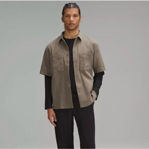 LULULEMON Men's Relaxed Fit Short Sleeve Button Up, Nomad Brown, XXL